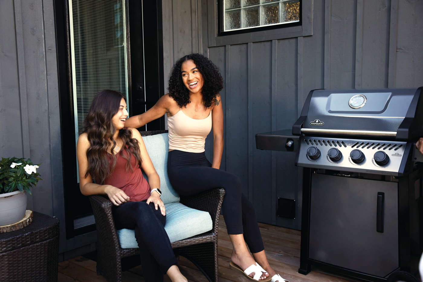Freestyle™ 425 Natural Gas Grill, Graphite Grey