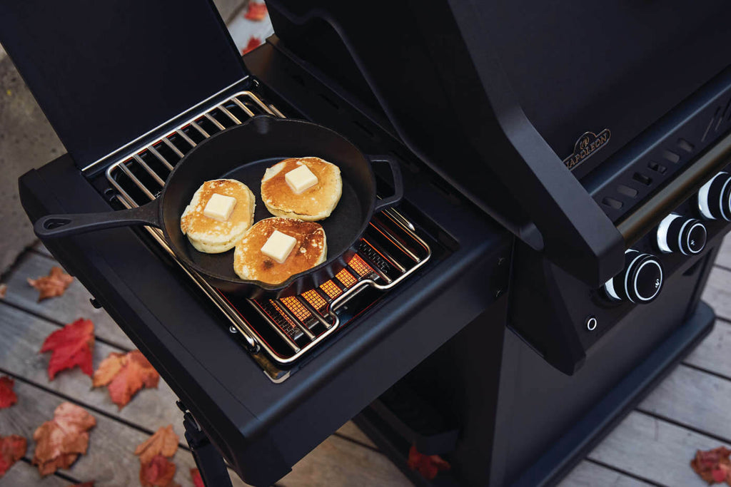 PHANTOM Rogue® SE 425 Gas Grill with Infrared Side and Rear Burner