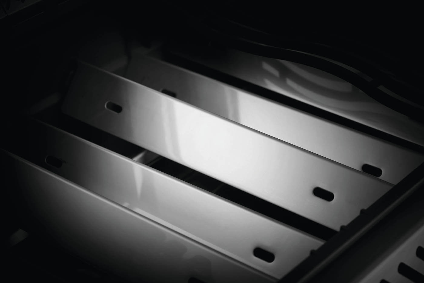 Rogue® 425 Natural Gas Grill, Black