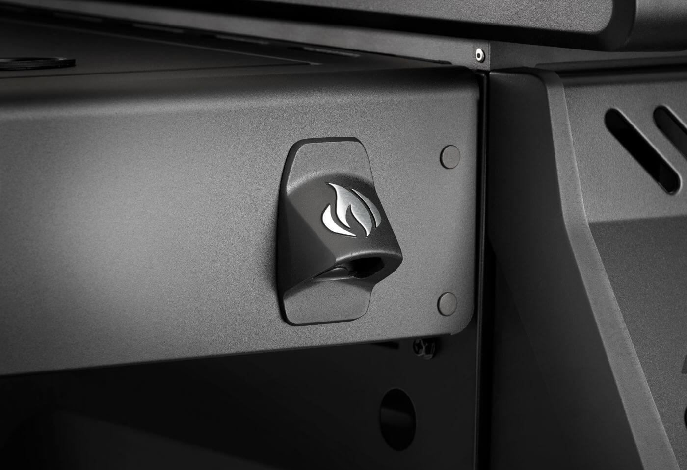 Rogue® PRO Phantom 30 Inch Griddle, Rust-Resistant Stainless Steel Cooktop, Natural Gas