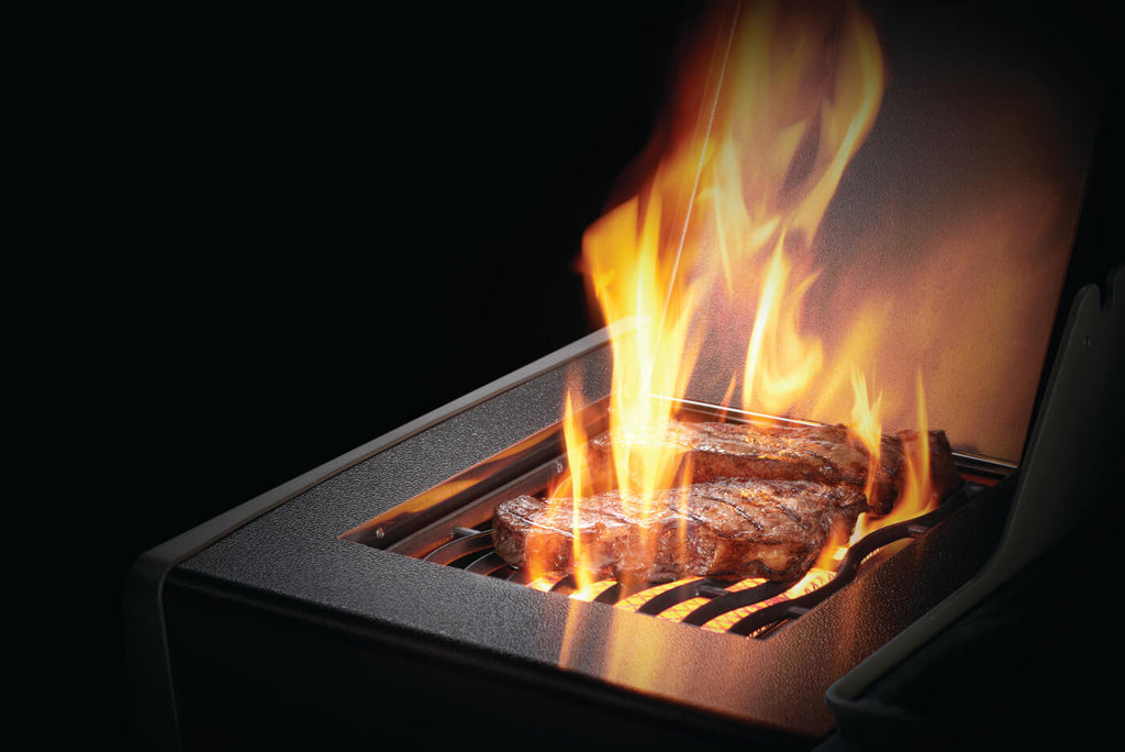 Rogue® XT 625 Natural Gas Grill with Infrared Side Burner, Black