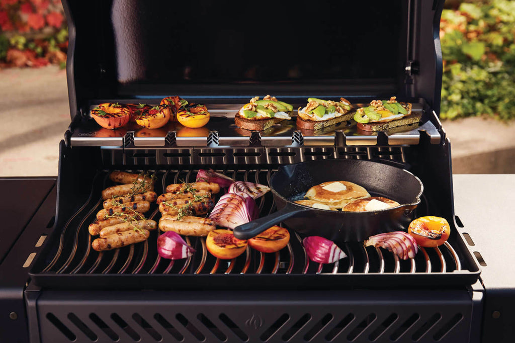 PHANTOM Rogue® SE 425 Gas Grill with Infrared Side and Rear Burner