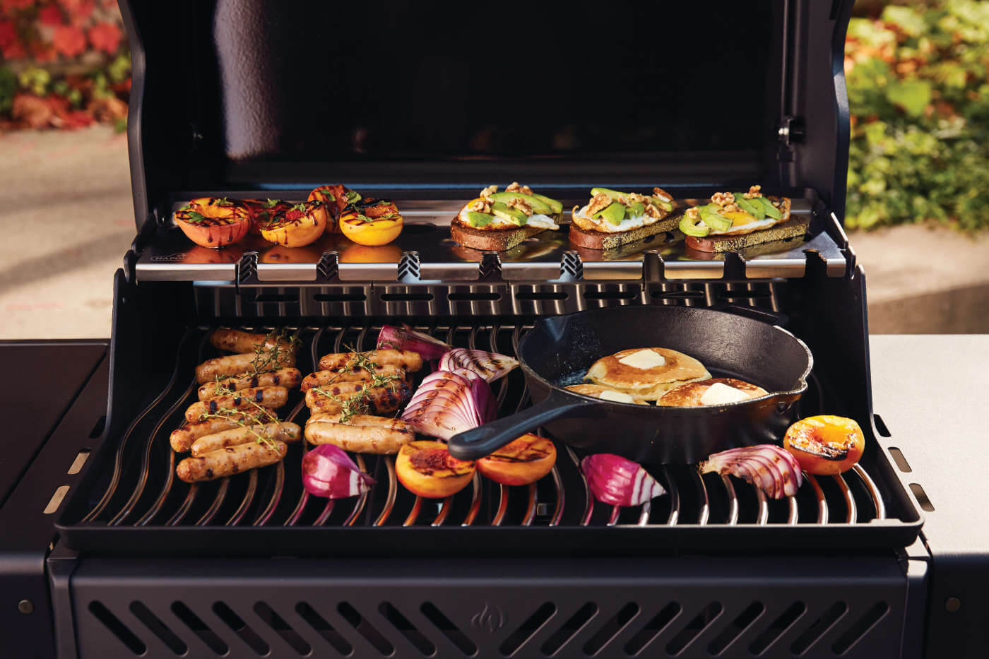 PHANTOM Rogue® SE 425 Gas Grill with Infrared Side and Rear Burner