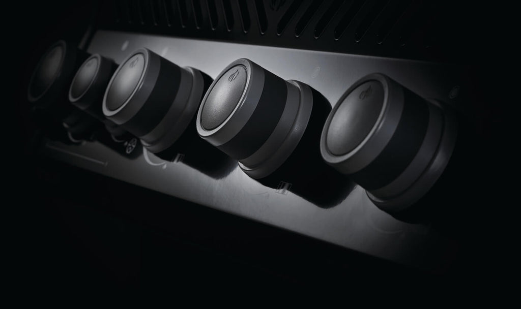 Rogue® 425 Natural Gas Grill, Black