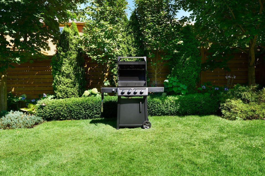 Freestyle™ 425 4-Burner Natural Gas Grill, Matte Black