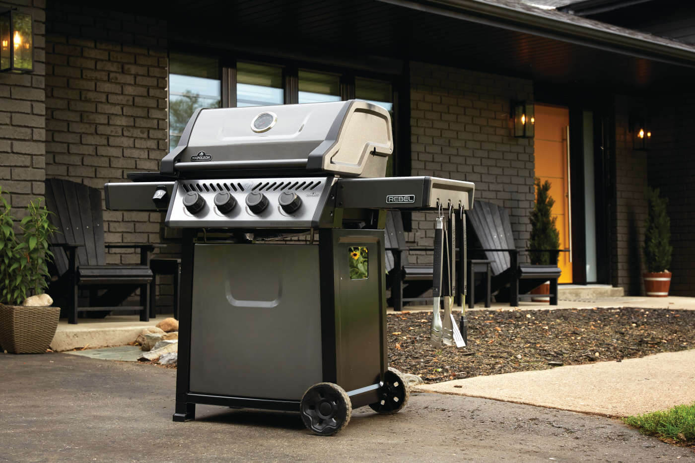 Rebel 4 Natural Gas Grill, Graphite Grey