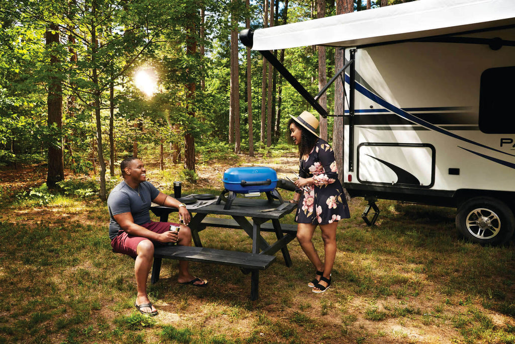 TravelQ™ 240 Portable Propane Gas Grill, Blue